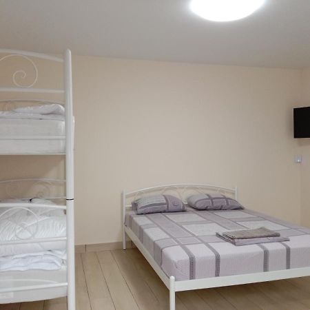 Однокімнатна 105 Apartment Khmel'nyts'kyy Ngoại thất bức ảnh